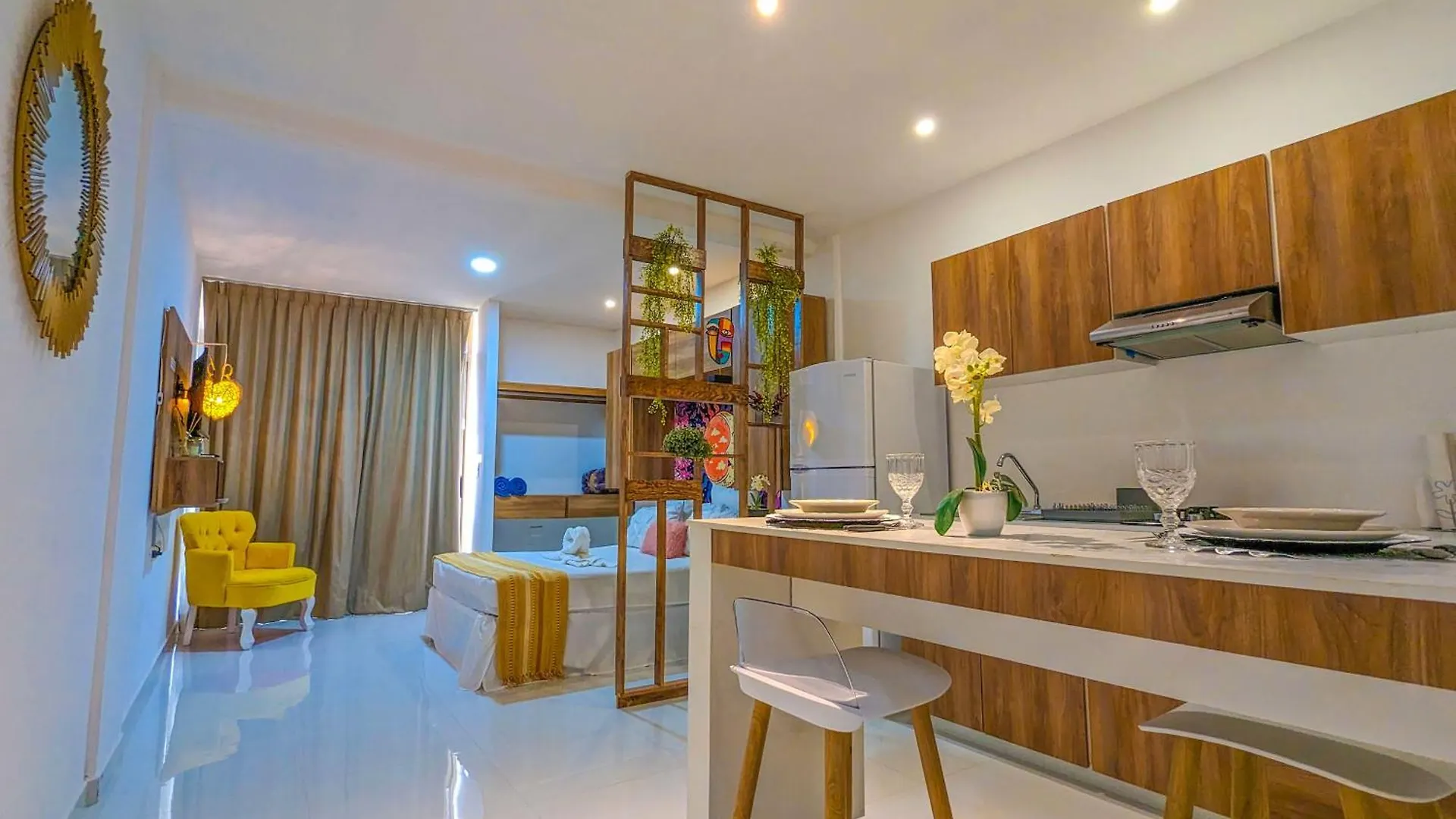 아파트 500M To Beach L King & Queen Beds Kitchen L Pool Patio Gym Bikes Ac 20205 멕시코